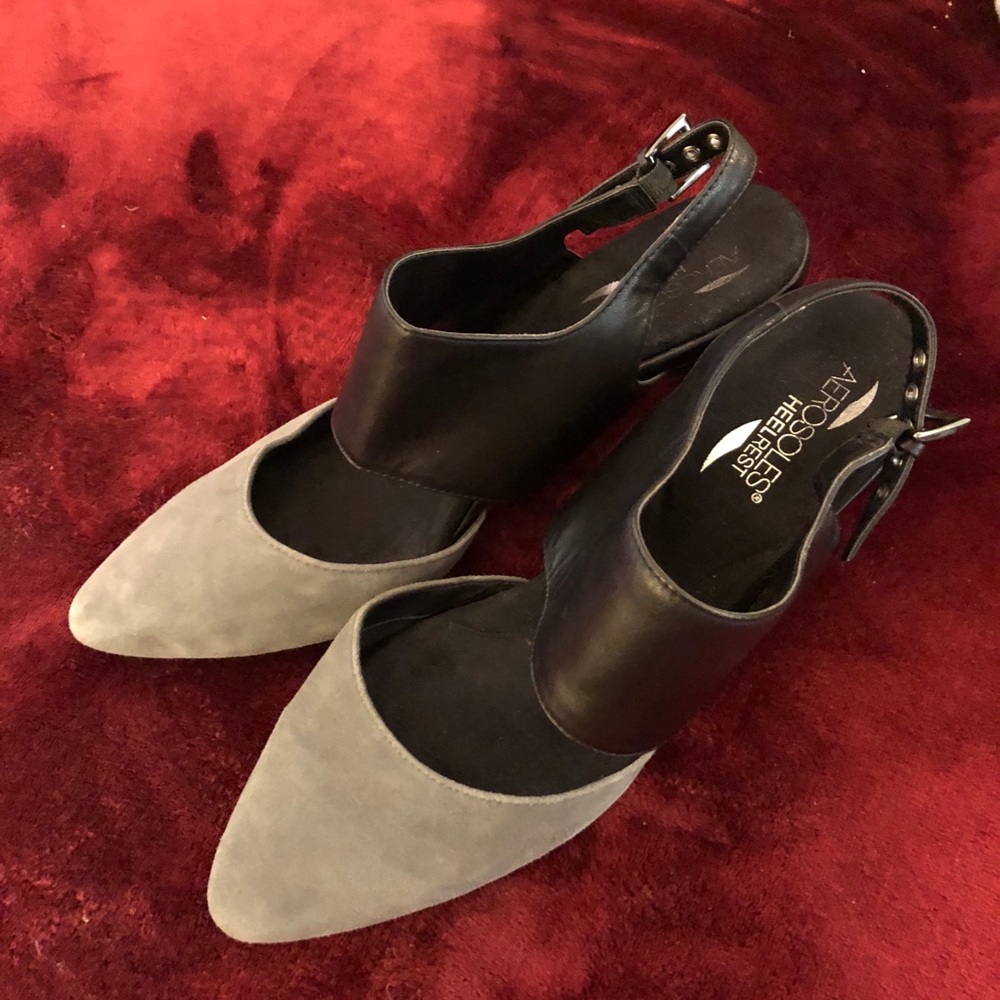 Aerosoles | Gray suede / black leather heels - Picture 4 of 7